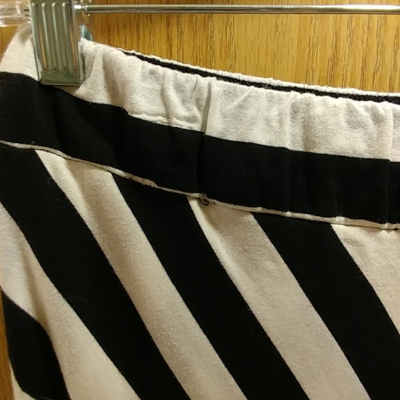 Pure Energy skirt size X (see measurements) - Picture 7 of 8